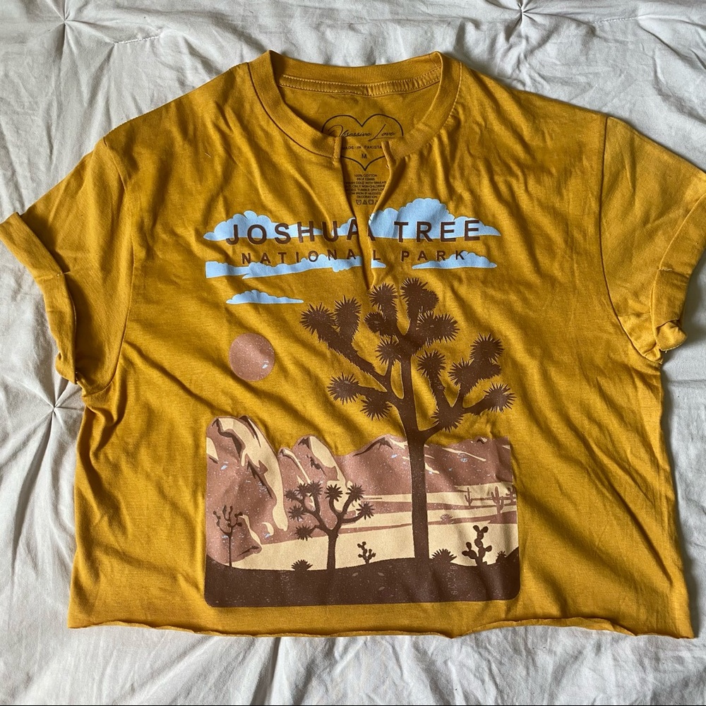 Joshua tree crop tee